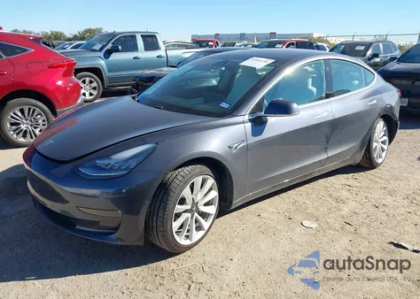 2018 Tesla Model 3 Long Range/Mid Range from USA, damaged, VIN 5YJ3E1EA9JF181186